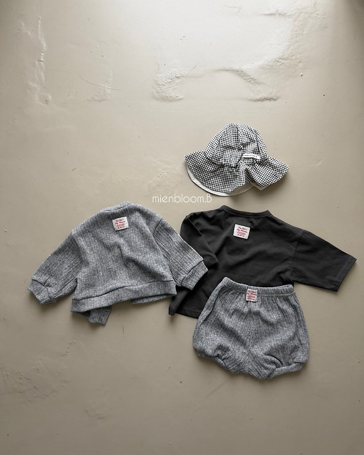 BボタンTシャツ 11
